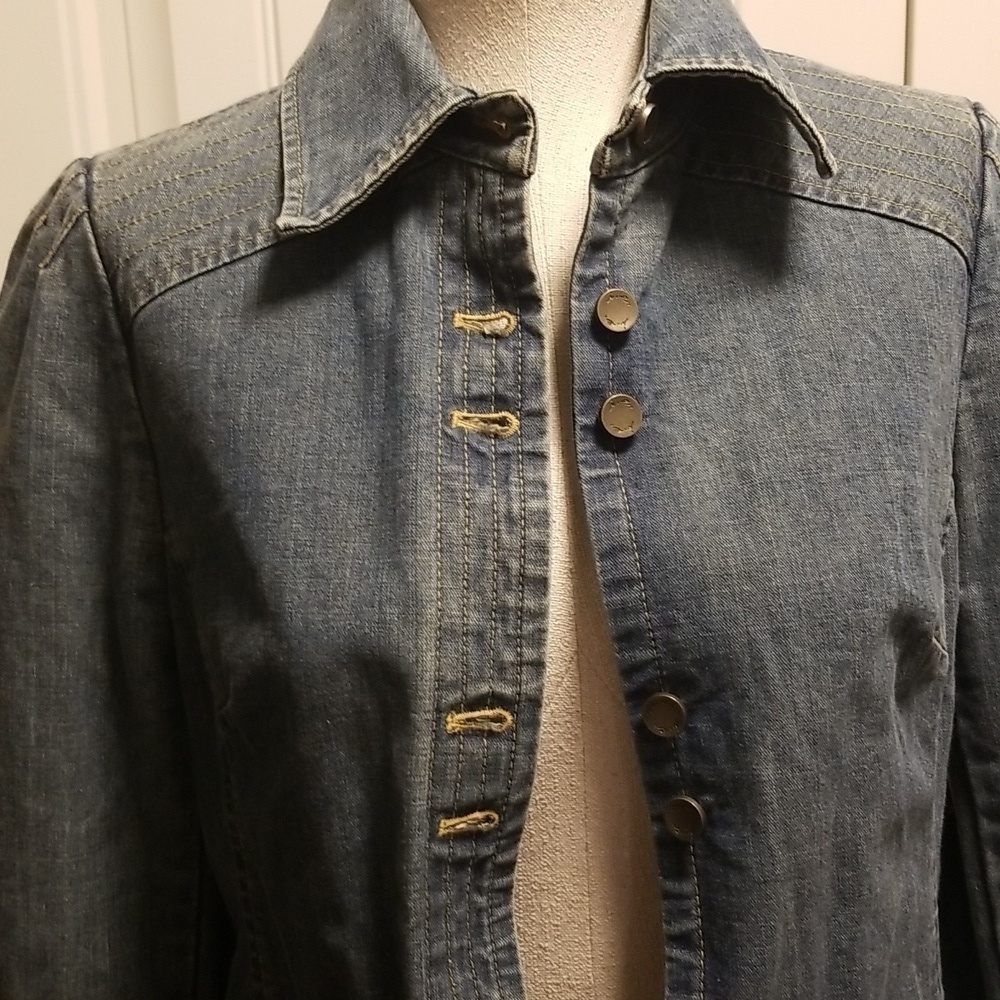 i.e. Denim Jacket Fitted Shoulder Detail Yoked Back And Double Button Front Med - Picture 2 of 11